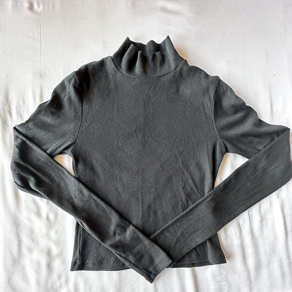 American Eagle Long-Sleeve Mock Neck T-Shirt